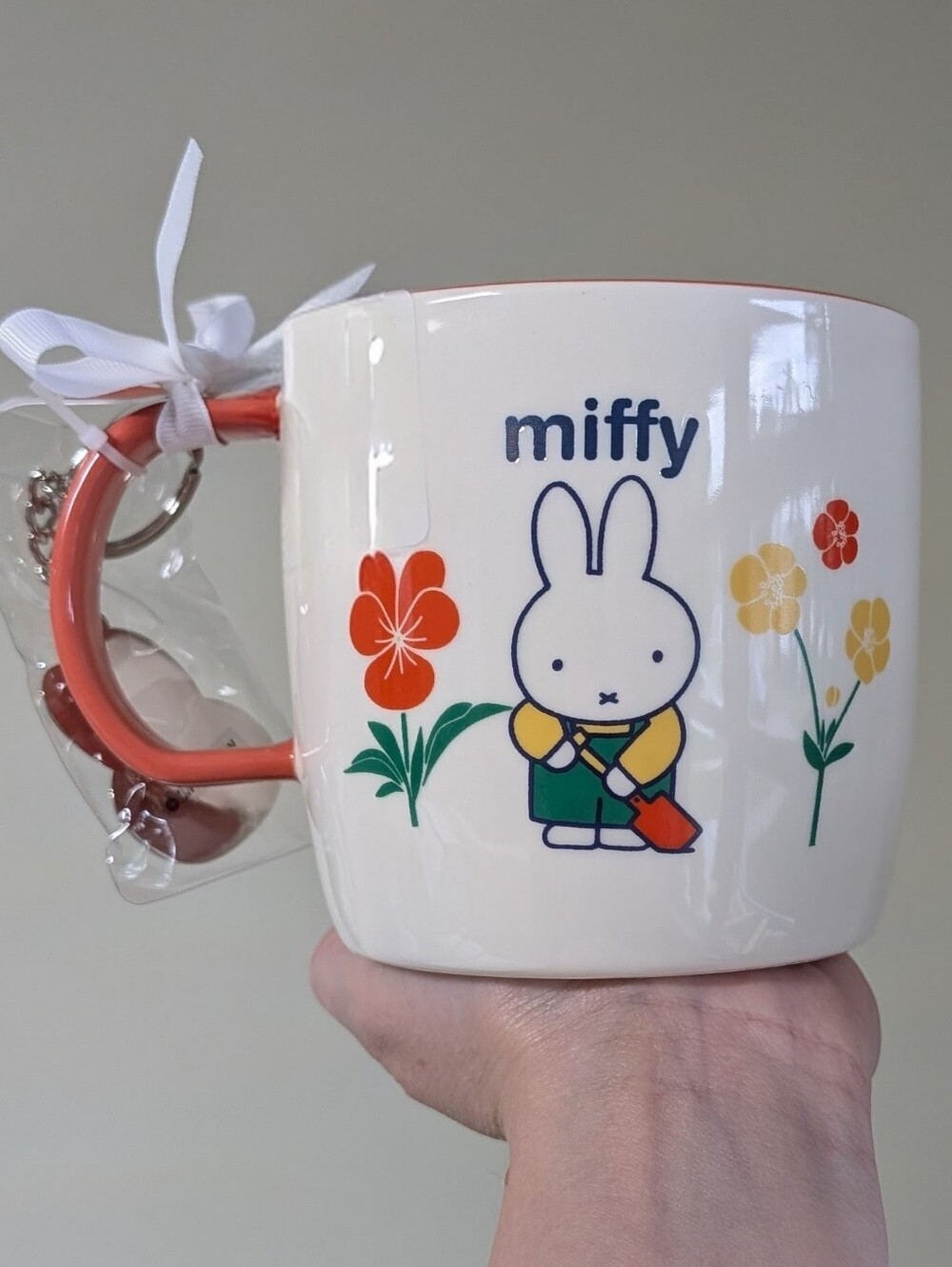 Miffy x Magenta Summer Gardening Miffy Mug& Keychain Set 🪻 - Picture 3 of 8